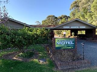 Kingswood Motel & Apartments