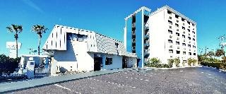 Emerald Coast Inn & Suites