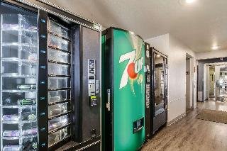 WoodSpring Suites Louisville South