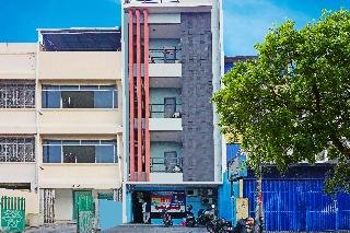 OYO 91553 Lautze Raya Residence