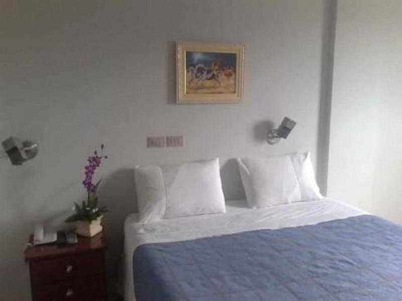 Acropolis Marina Hotel