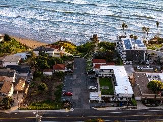 The Tides Oceanview Inn & Cottages