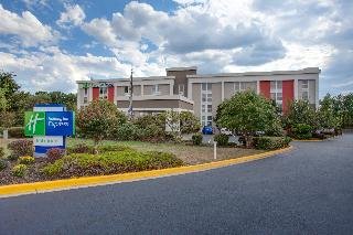 Holiday Inn Express Washington DC East - Andrews AFB
