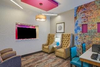 Holiday Inn Express Washington DC East - Andrews AFB