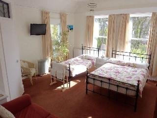 Derrin Guest House