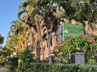 Bay Village Tropical Retreat