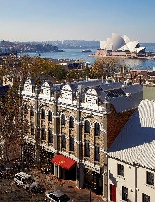 Harbour Rocks Hotel