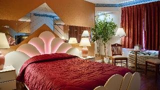 La Mirage Motor Inn