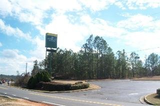 Americas Best Value Inn & Suites Macon at Eisenhower Pkwy