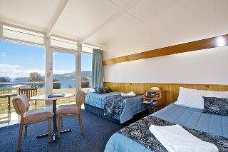 Riverfront Motel & Villas