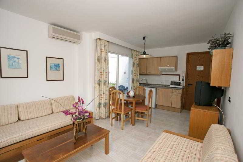 Cabot Las Velas Apartments