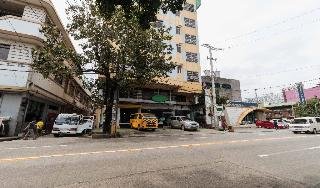 Getz Hotel by RedDoorz