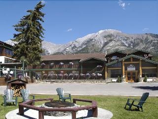 Rundle Mountain Lodge