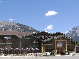 Rundle Mountain Lodge