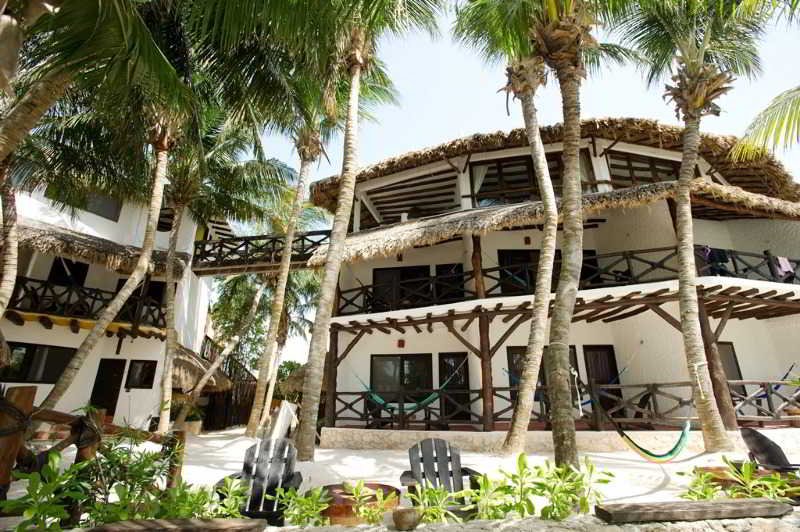 Beachfront Hotel La Palapa