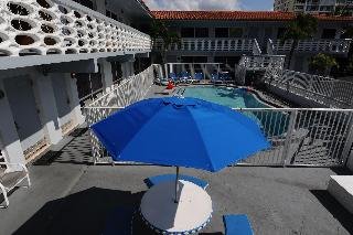 925 Ocean Resort