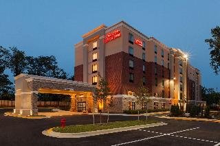 Hampton Inn & Suites Camp Springs