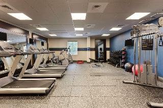 Hampton Inn & Suites Camp Springs