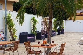 Novochoro Apartments & Villas