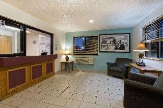Super 8 by Wyndham Lexington Park/California Area