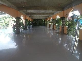 RedDoorz Plus near Municipality of Luisiana Laguna