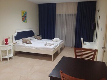 Royal Blue Paphos Hotel & Spa