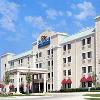 La Quinta Inn & Suites by Wyndham Detroit Utica