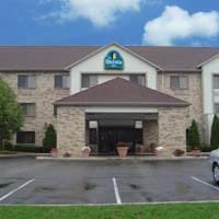 La Quinta Inn & Suites by Wyndham Milwaukee Delafield