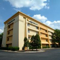 La Quinta Inn & Suites by Wyndham Nashville Airport