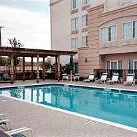 La Quinta Inn & Suites by Wyndham DFW Airport South / Irving
