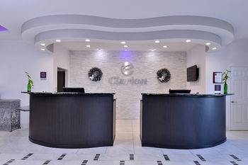 Clarion Inn & Suites Across From Universal Orlando Resort Hotel