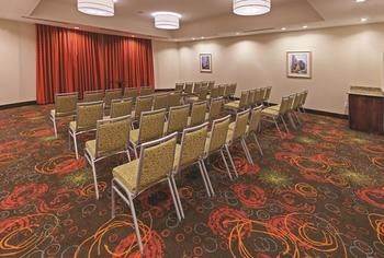 La Quinta Inn & Suites by Wyndham Houston Willowbrook