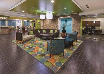 La Quinta Inn & Suites by Wyndham Houston Willowbrook