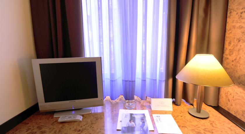 Glories Hotel