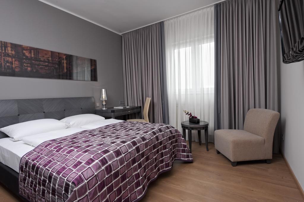 Wyndham Duisburger Hof Hotel