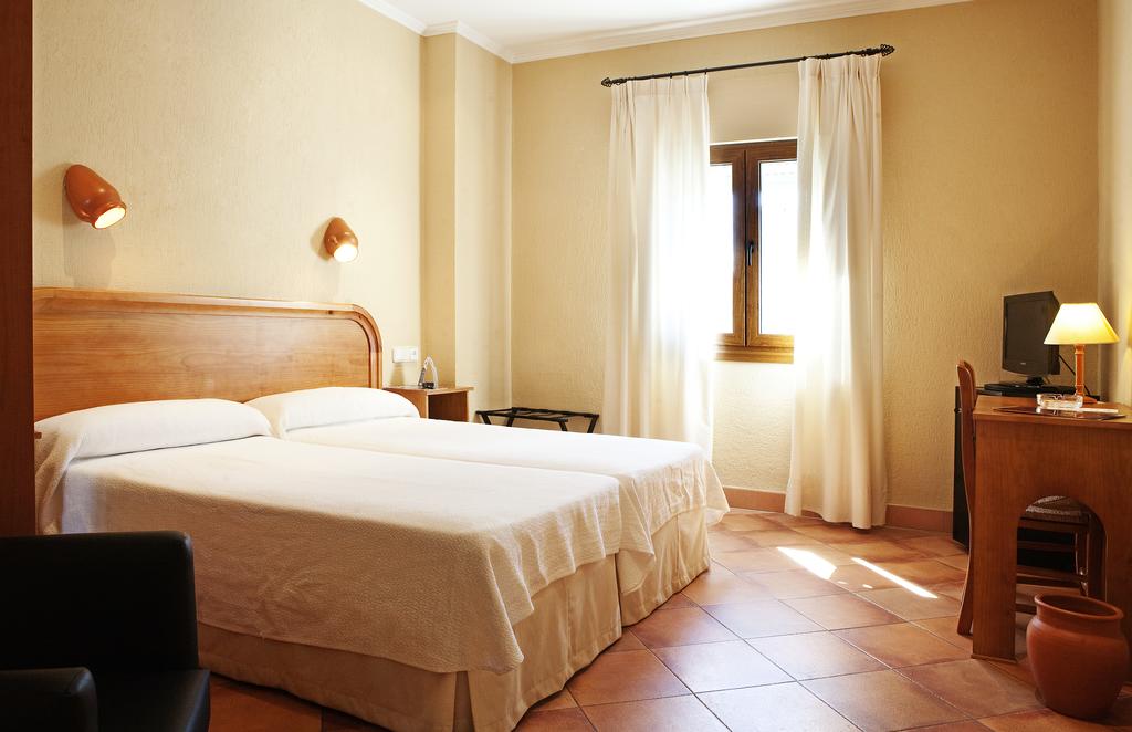 Hotel Los Cantaros