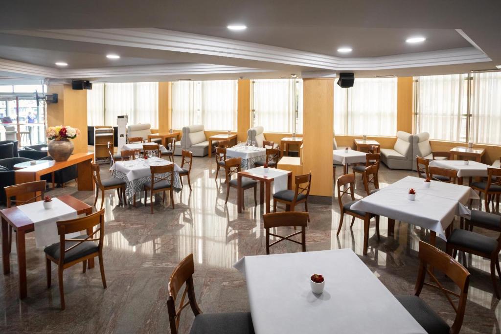 Gran Hotel de Ferrol (Formerly Hesperia Ferrol)