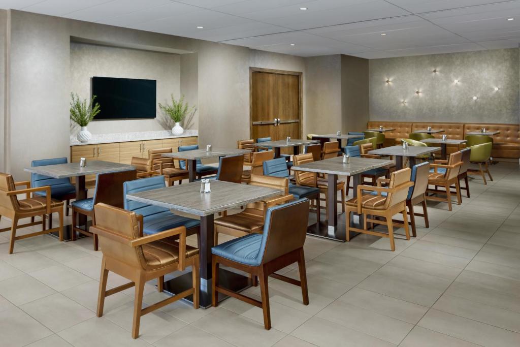SpringHill Suites Chicago Downtown/River North