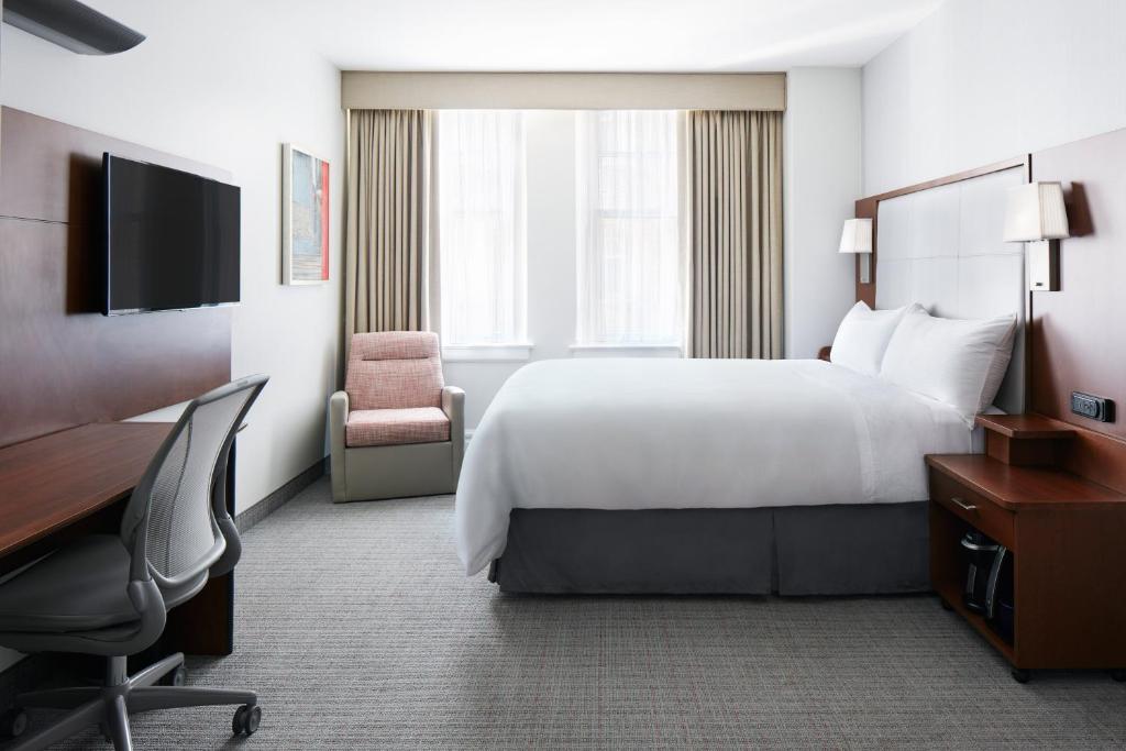 Club Quarters Hotel Downtown, Houston