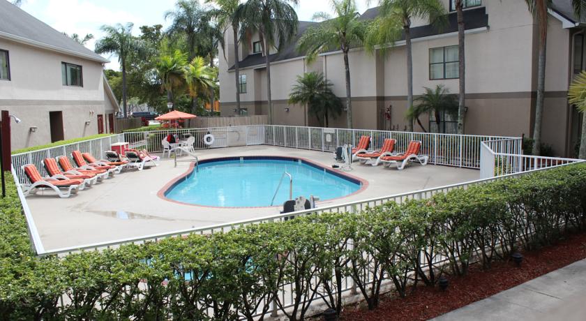 Doral Inn & Suites Miami Airport West