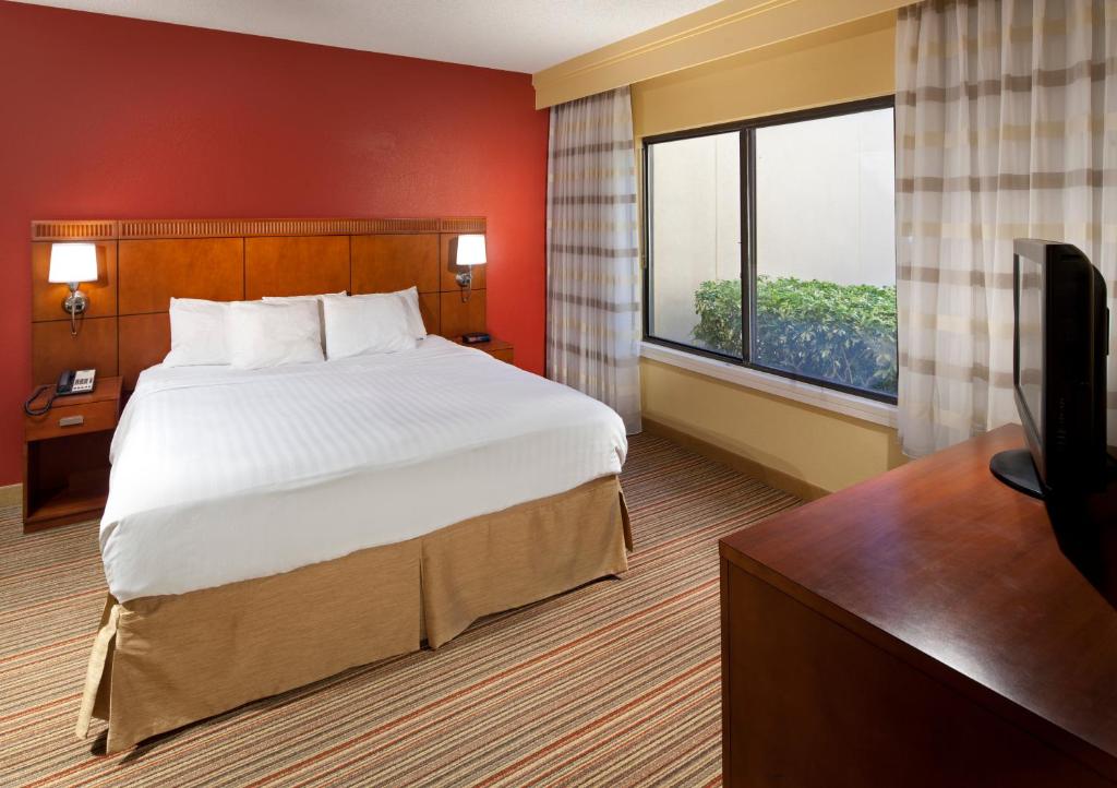 Courtyard Orlando Airport