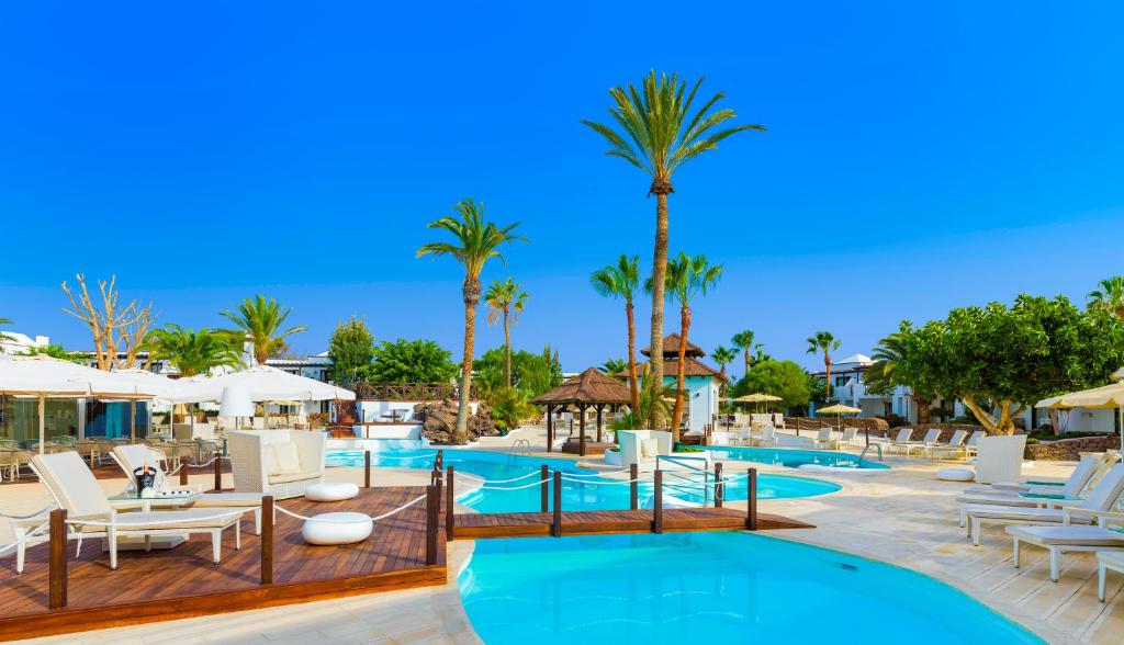 Sentido H10 White Suites