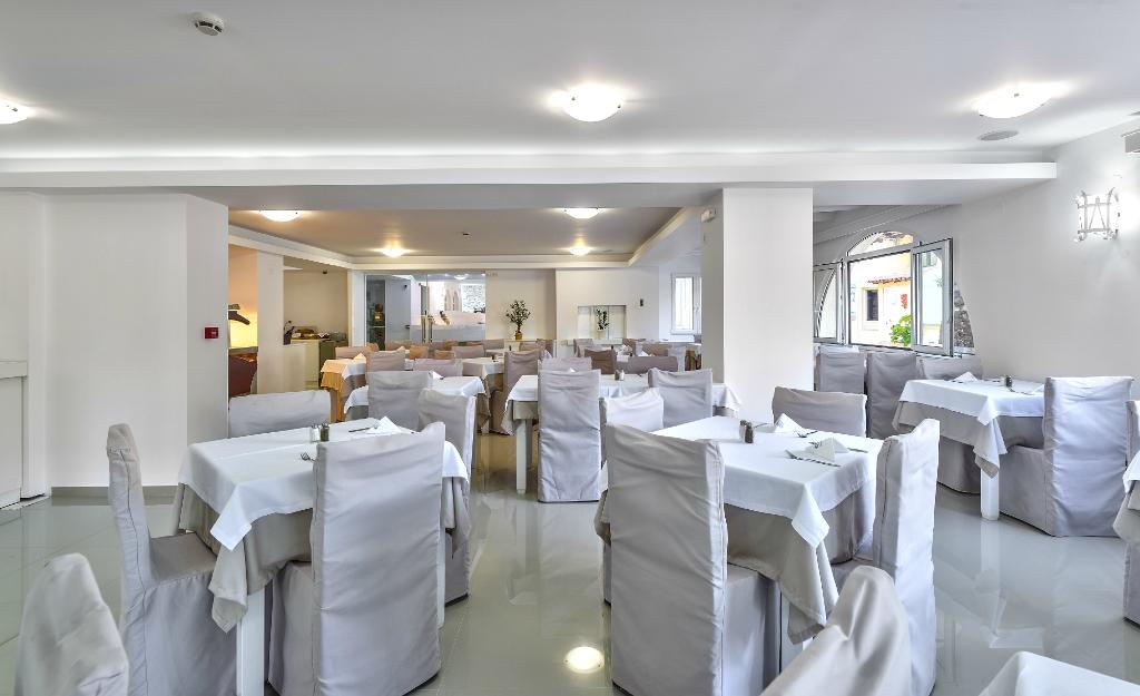 Happy Days Hotel