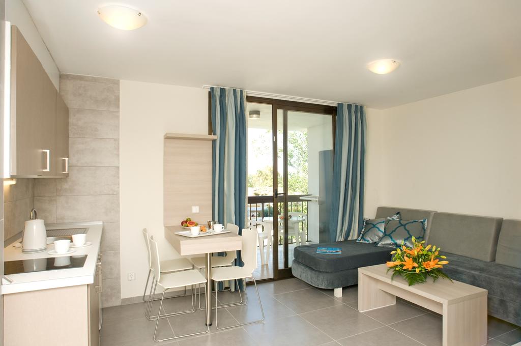 Apartamentos HSM Lago Park