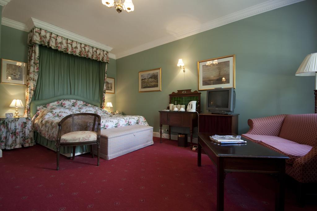 Corse Lawn House Hotel