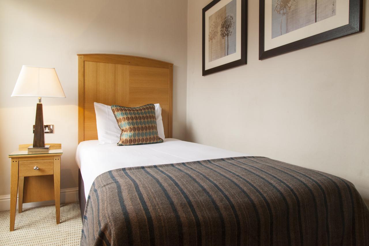 Thames Riviera Hotel