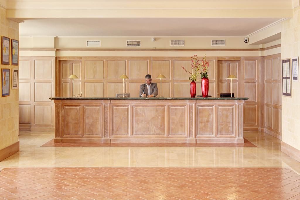 Grupotel Macarella Suites