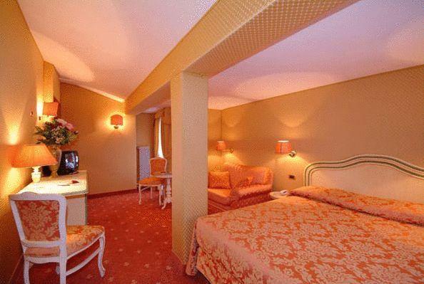 Hotel Ambassador Tre Rose