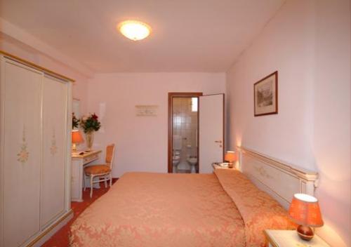 Hotel Ambassador Tre Rose