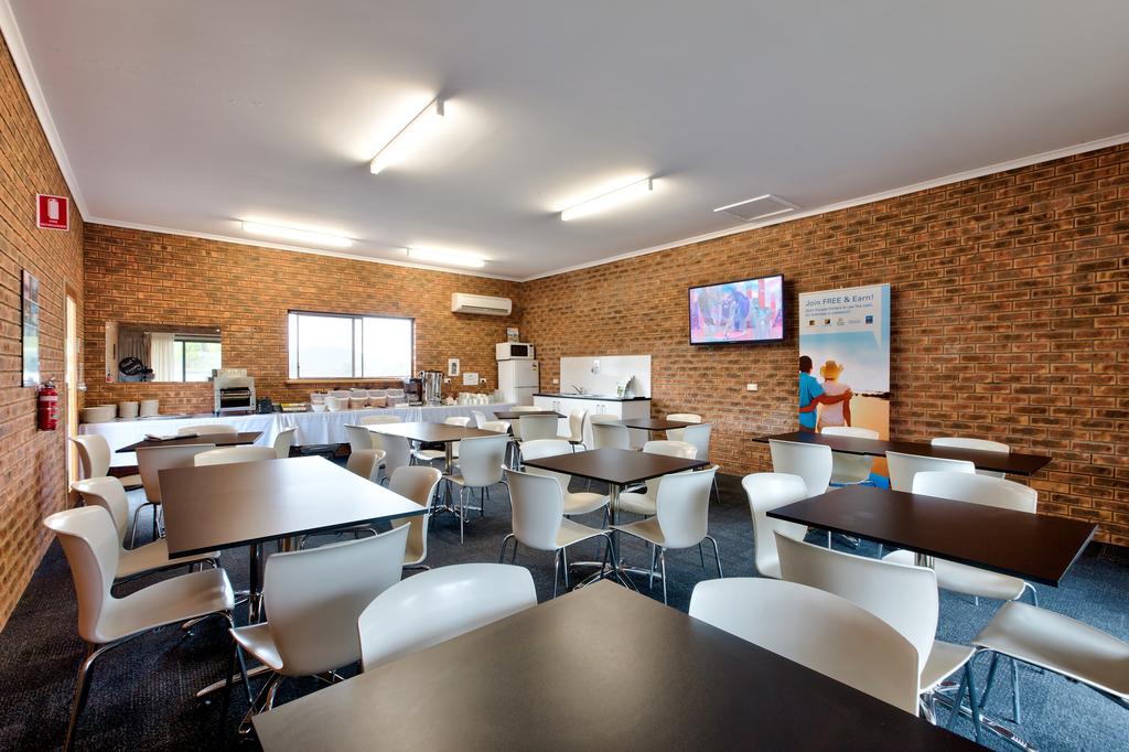 Hume Country Motor Inn